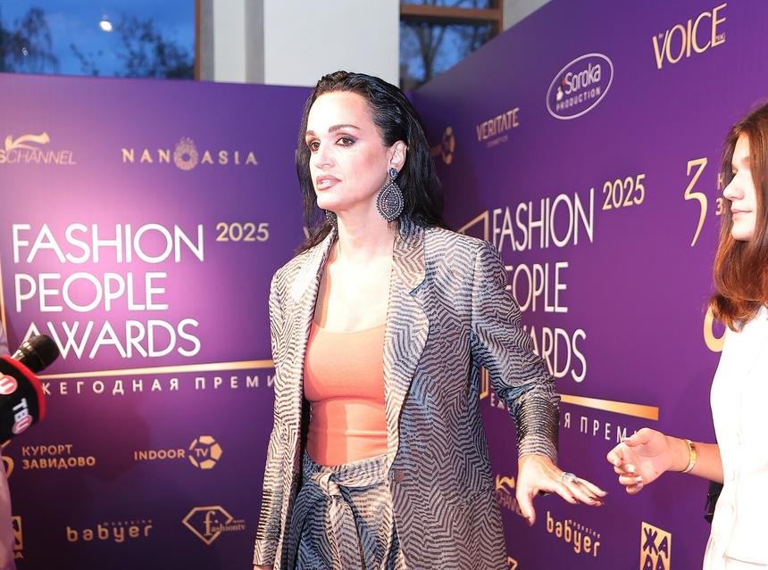 «Больше не буду терпеть»: певица Слава обвинила близких во вранье