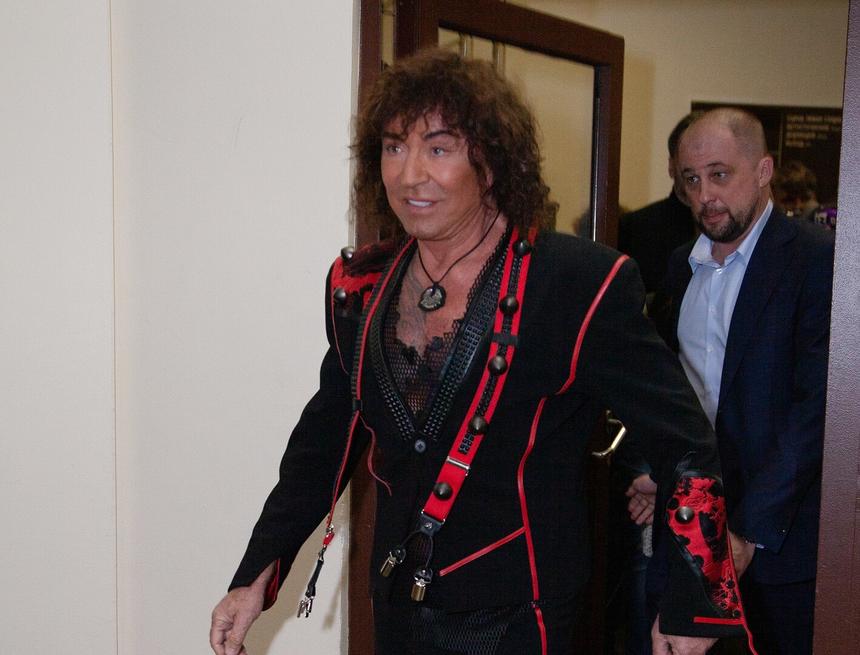 «Совсем не меняется»: 76-летний певец Валерий Леонтьев выступил во Франции