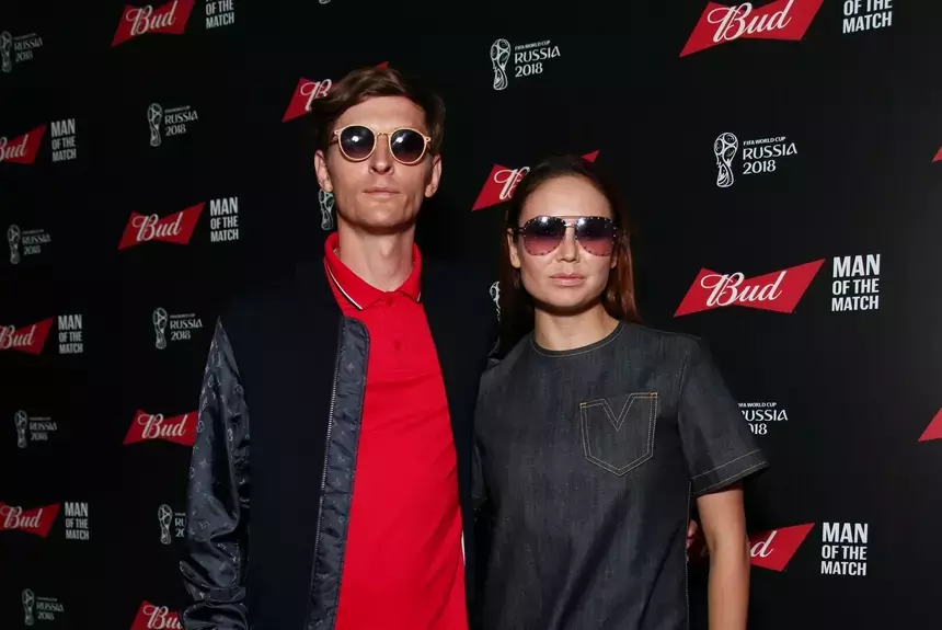 Павел Воля трогательно поздравил жену Ляйсан Утяшеву с юбилеем