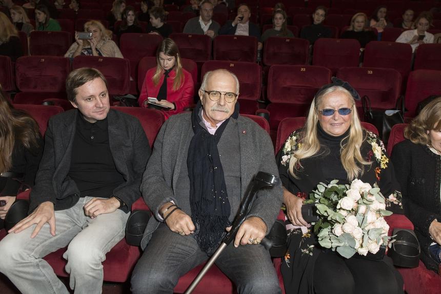 «Удивительный момент»: сын Никиты Михалкова Артем стал отцом в четвертый раз