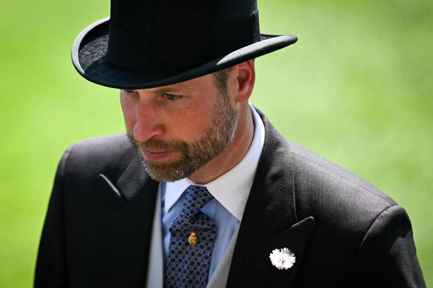 Принц Уильям пригрозил королеве Камилле лишить ее права распоряжаться дворцом, если она не бросит пить