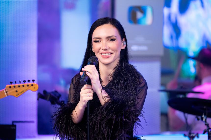 Певица Ольга Серябкина рассказала, о ком ее новый трек «Душный»