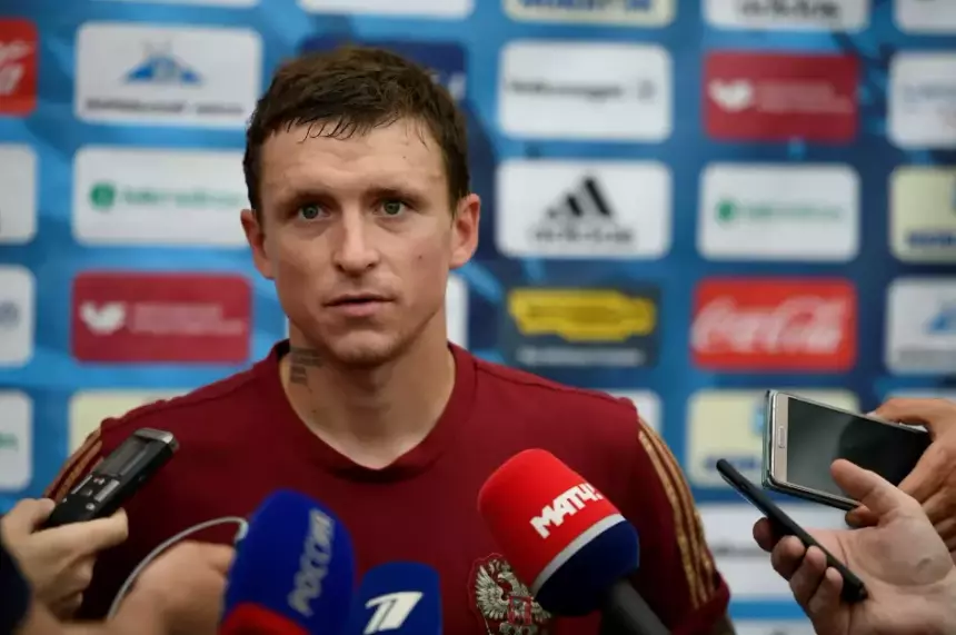 «У него пытались вымогать деньги»: Павел Мамаев оправдал Федора Смолова после драки в «Кофемании»