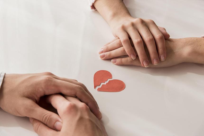 В Москве мужчину арестовали на две недели после угроз его жены из-за обиды на развод