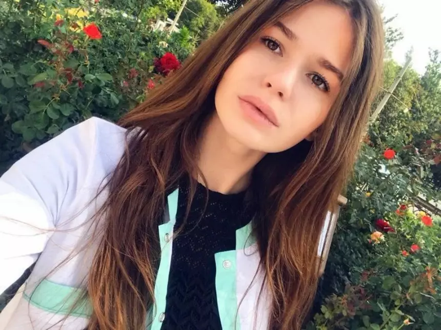 Переезд в Москву, слухи о свадьбе и слезы на месте смерти: что известно о молодой возлюбленной Старовойта