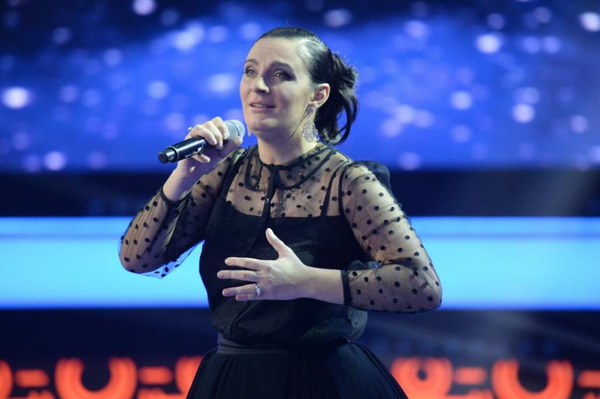 Поставили капельницу: певица Елена Ваенга попала в больницу и отменила концерты