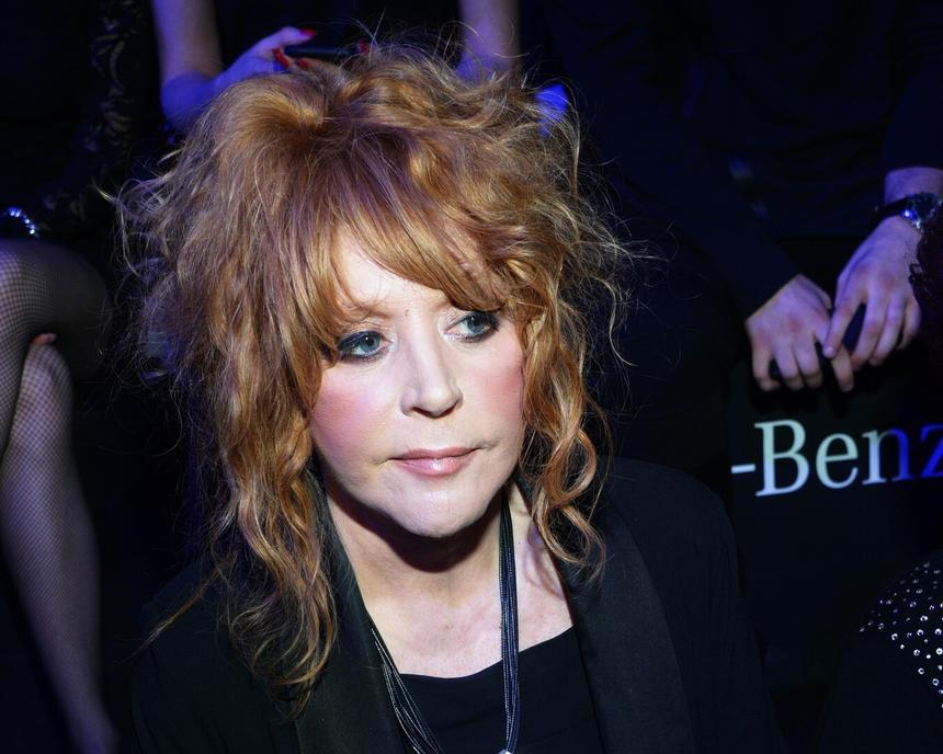 Болезнь Паркинсона, склероз, инсульт: что происходит с Аллой Пугачевой, у которой трясутся руки