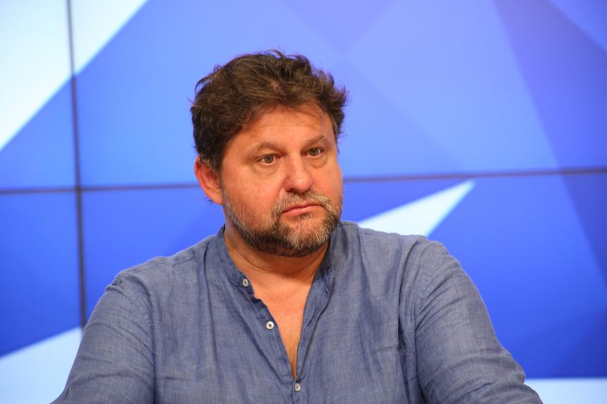 «Не надо было соглашаться»: Самойленко назвал ошибкой съемки в продолжении «Папиных дочек»