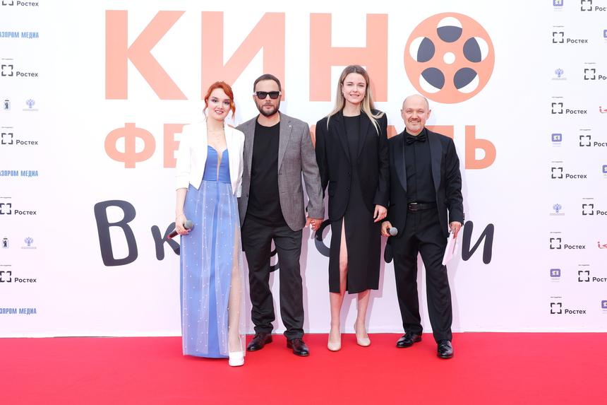 Концерт Гоши Куценко и автограф-сессии с актерами: как прошло открытие фестиваля «В кругу семьи» в Ярославле