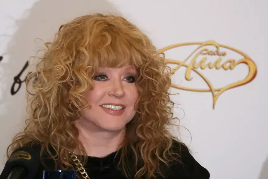 «Враг народа»: сын бывшего сенатора предложил лишить Пугачеву гражданства и имущества