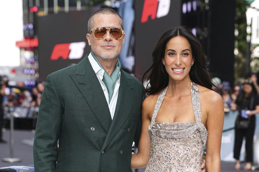 Возлюбленная Брэда Питта Инес де Рамон выдвинула актеру условие, при котором она согласится родить ему ребенка