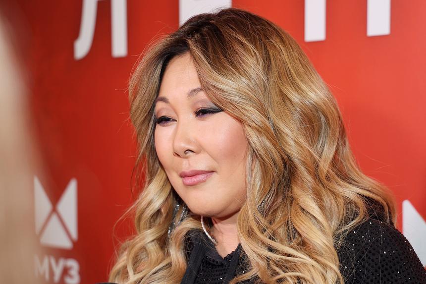 Убыточный бизнес Аниты Цой по производству элитных консервов задолжал налоговой 264 тысячи рублей