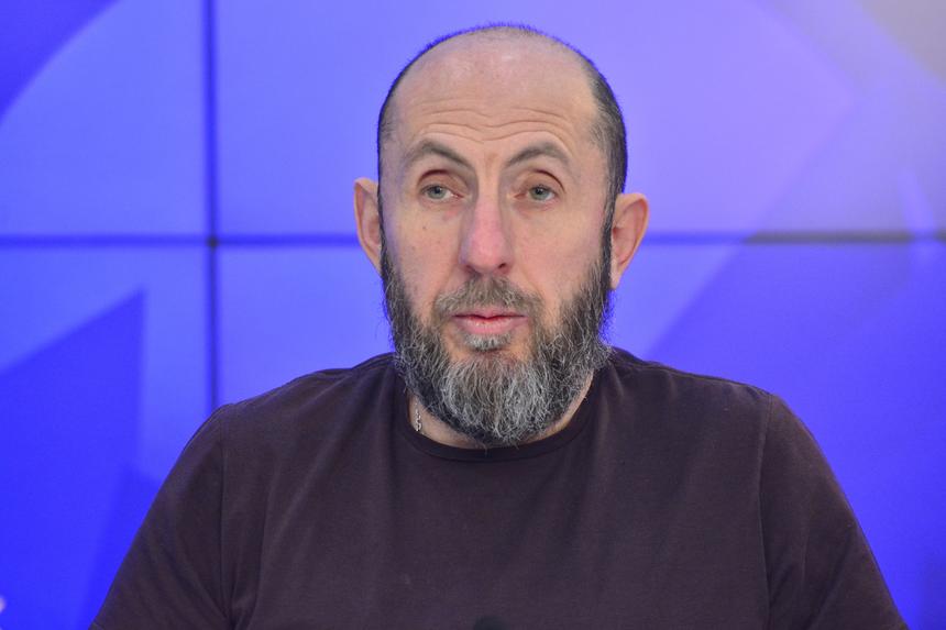 Не арестован, но находится под подпиской о невыезде: директору МХАТ Кехману предъявили обвинение