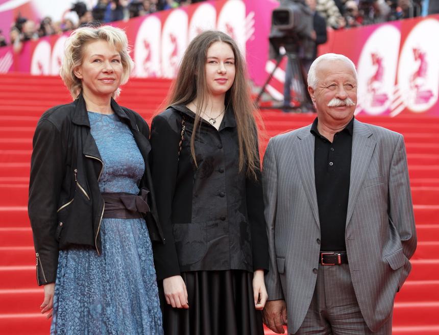 «Я аж обалдел»: дочь телеведущего Леонида Якубовича поразила резкой сменой образа