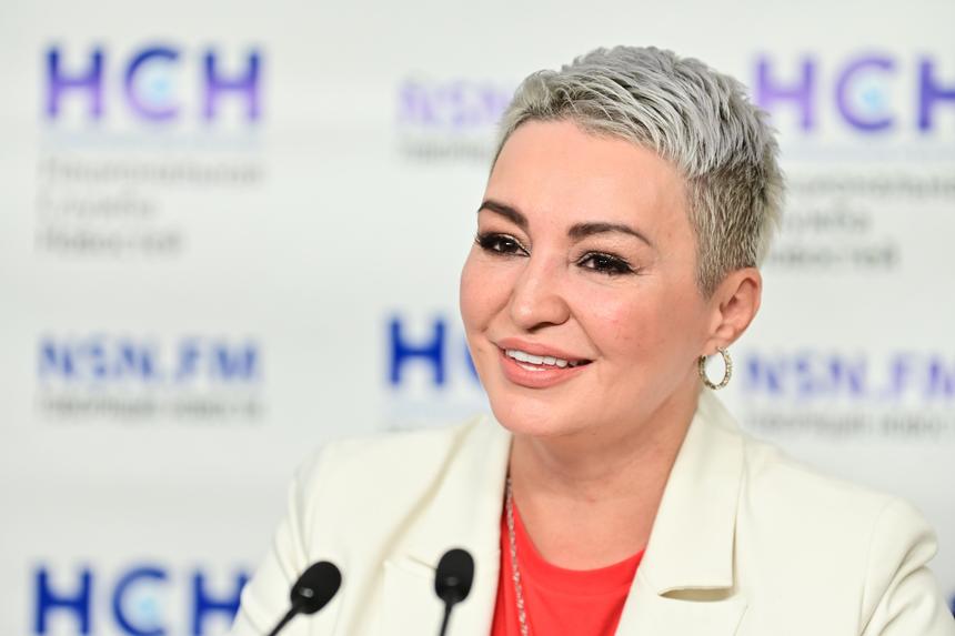 «Делаю по зову сердца»: Катя Лель рассказала, на каких условиях лечит людей