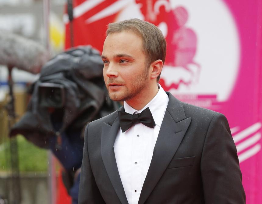 Актер Андрей Чадов объяснил скромную свадьбу фразой «счастье любит тишину»