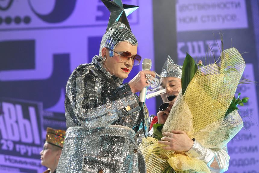 «Очередная боксерская груша»: продюсер объяснил травлю Сердючки на Украине после песен на русском языке