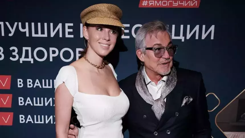 Поклонники подозревают Полину Диброву в расставании с мужем