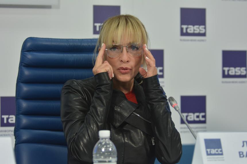 Приглашения на фестиваль Лаймы Вайкуле в Юрмале продают мимо кассы