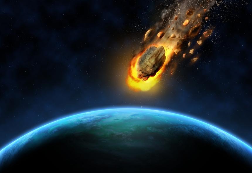 В Болгарии загадочный красный шар упал с неба и растворился во дворе дома