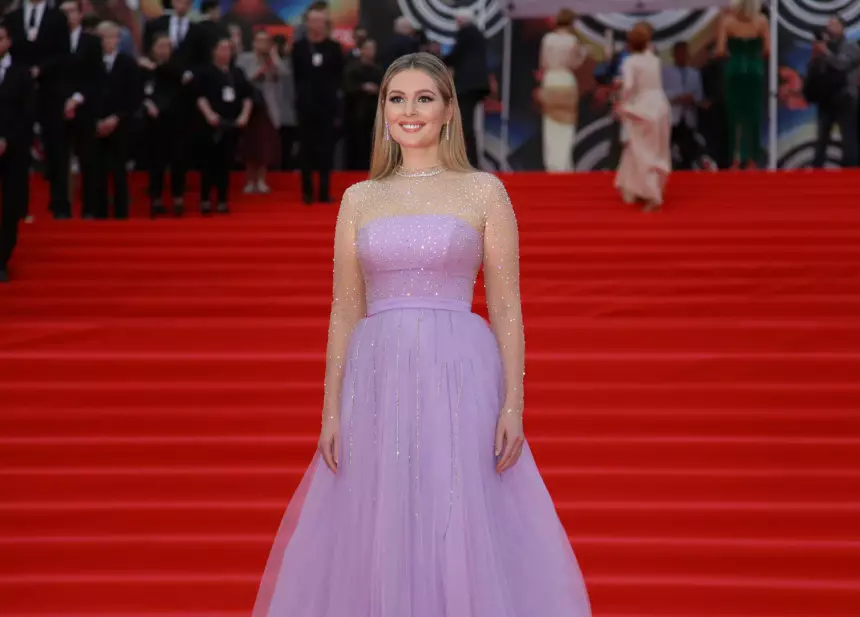 «Он хочет, чтобы я была счастлива»: Кожевникова раскрыла реакцию мужа на возвращение к съемкам в «Универе»