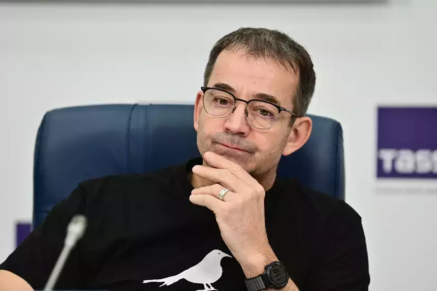 На актера Дмитрия Певцова подали в суд за оскорбление