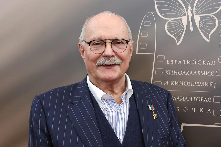 Режиссер Никита Михалков посетил важное мероприятие, прервав временное затворничество