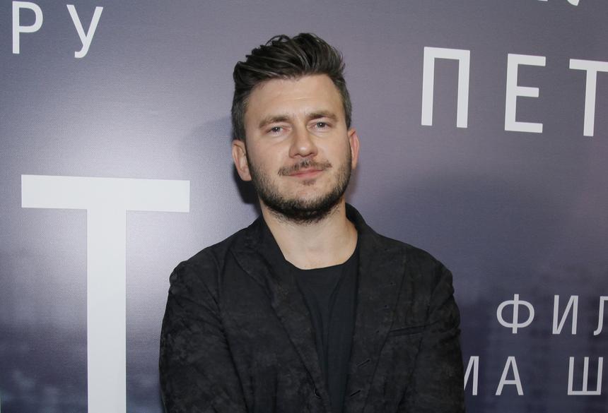 В Москве арестовали квартиру писателя Дмитрия Глуховского*, в которой был написан роман «Метро-2035»