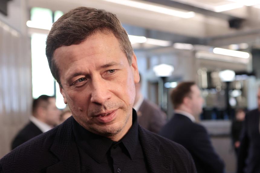 Актер Андрей Мерзликин после развода устроил вечеринку с танцами на яхте