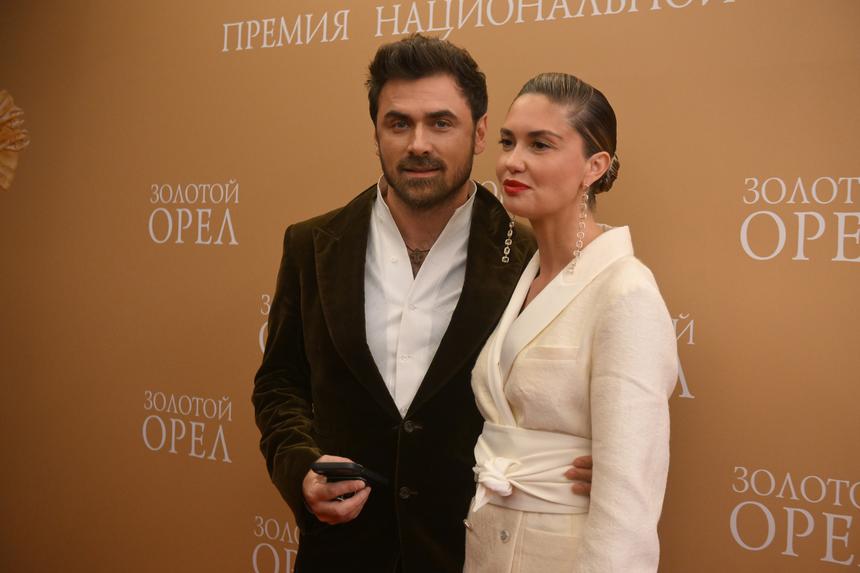 Агата Муцениеце решила не экономить на свадьбе: сколько стоит платье невесты