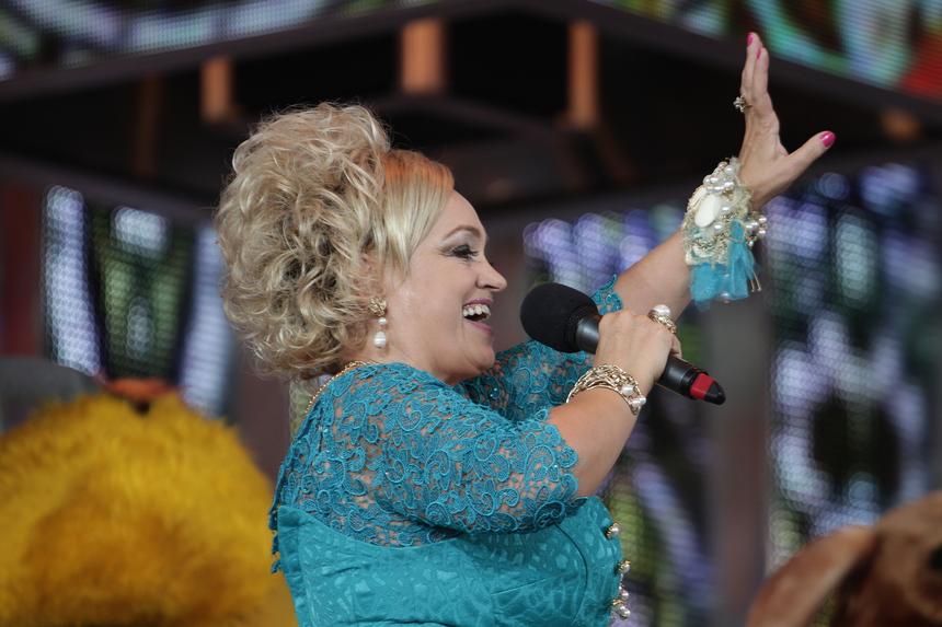 «Тревожно за нее. В гроб вгоняют человека!»: состояние Надежды Кадышевой вызывает опасения у близких