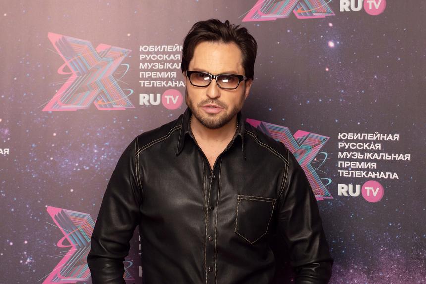 Молодой человек три месяца уговаривал певца Александра Ревву, чтобы сделать предложение на его концерте