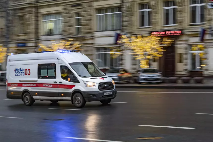 В Ленобласти младенец выпал из коляски и упал между вагоном поезда и перроном