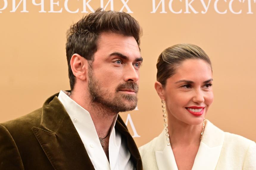 «Я никогда так не ревела»: беременная Агата Муцениеце вышла на связь после гендер-пати