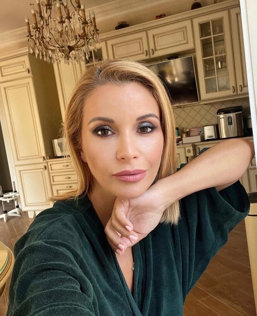 «Изменения, которые очень бросаются в глаза»: что делала со своим лицом Ольга Орлова