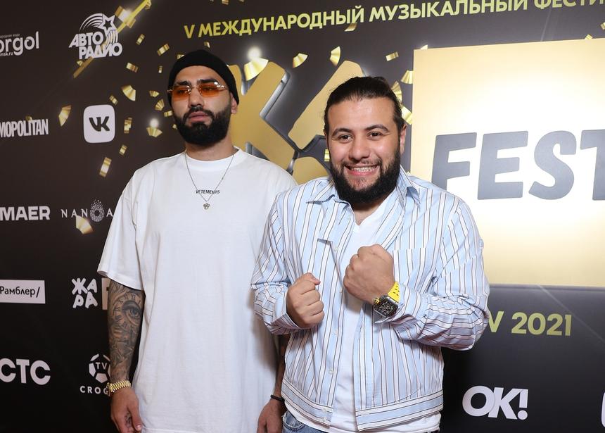 Рэпер Navai подарил своей возлюбленной упаковку лапши «Доширак»