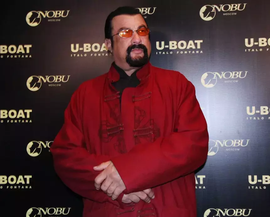 Актер Стивен Сигал вышел из своего бизнеса в России