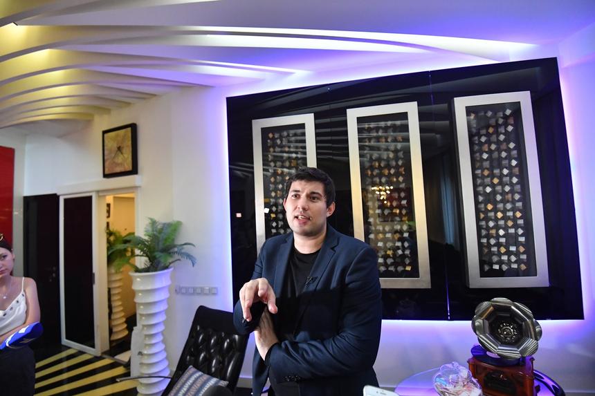 «Думал, такое может быть только в Африке»: Бари Алибасов-младший рассказал об ослепшей жене