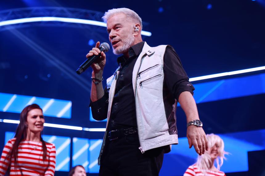 74-летний певец Олег Газманов рассказал, что иногда хочет уйти на пенсию