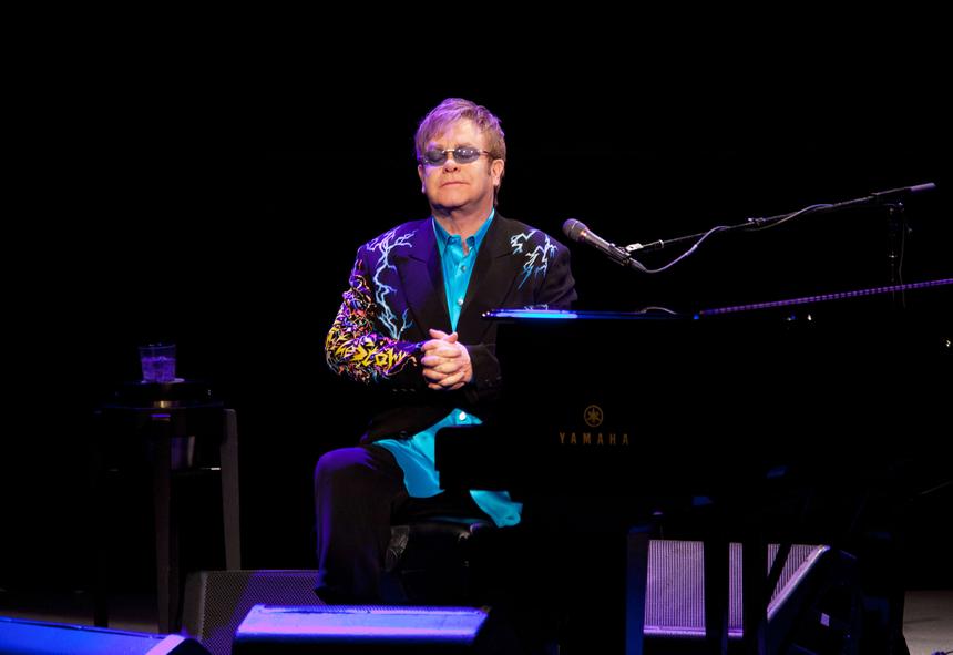 «Легенда в пантеоне рок-богов»: певец Элтон Джон почтил память Оззи Осборна