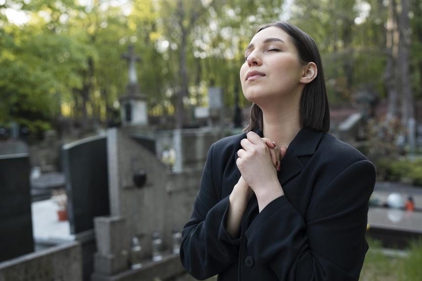 Близкие молились и вздрагивали от каждого звонка: умиравший на глазах у родных британец воскрес в больнице