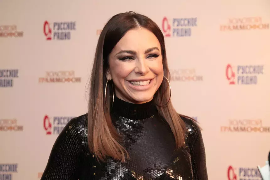 Шикарные виды, бары, СПА и бассейны: сколько стоит отдых Ани Лорак в роскошном греческом отеле