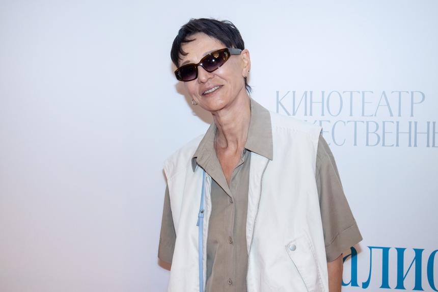 «Женщины пользуются»: Хакамада рассказала, что ей предлагали выбрать мужчину для сопровождения на мероприятиях