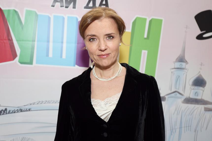 Актриса Ксения Алферова провела отпуск с дочкой, которую прячет от публики