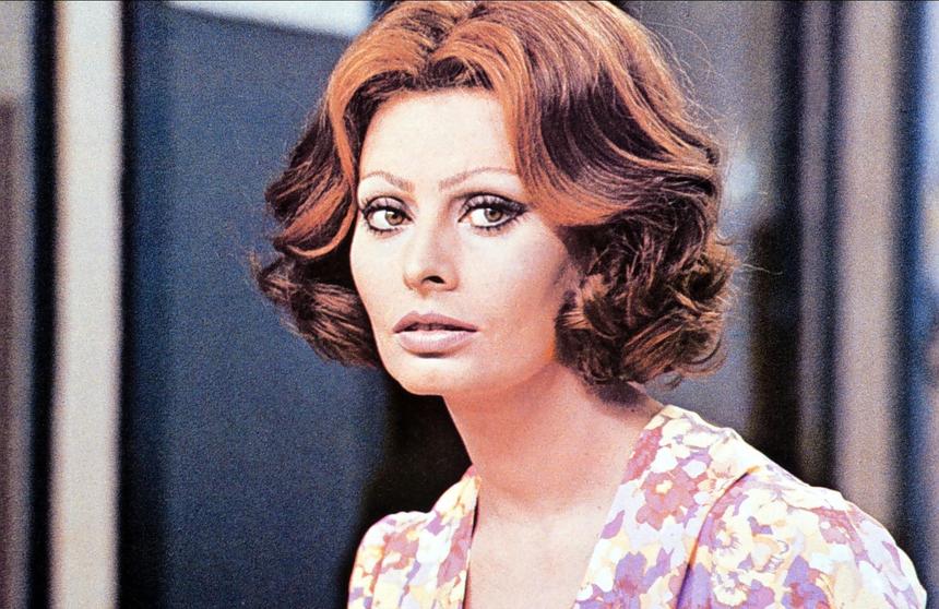 Ради невесты принял православие: старший сын Софи Лорен женился на возлюбленной на 20 лет моложе