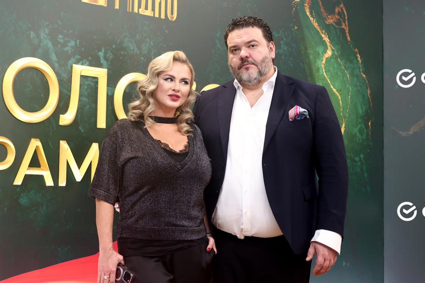 «Очень тебя люблю»: Анна Семенович призналась в чувствах Рыжему из «Иванушек» на глазах у бойфренда