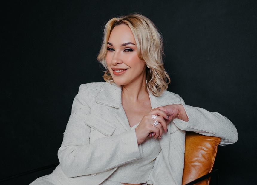 Автор хитов Билана и Ани Лорак Дарья Кузнецова празднует 45-летний юбилей в Сочи