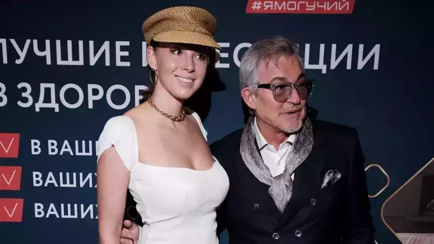 «Разница в возрасте сыграла роль»: Дмитрий Дибров разводится с женой после 16 лет брака