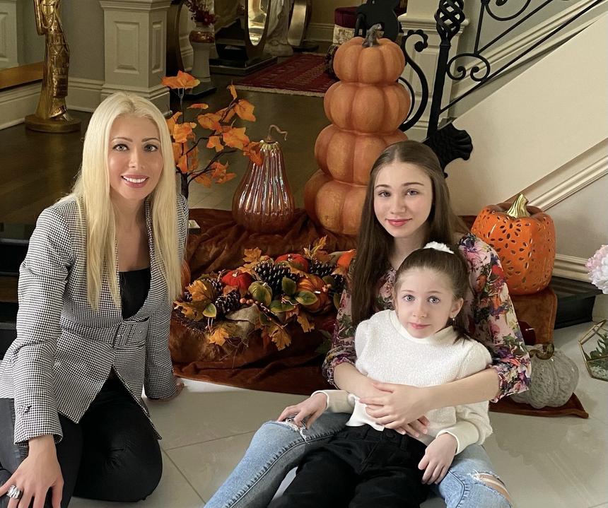 Семья Авраама Руссо - жена и дочери