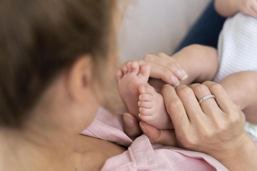 Схватки и толчки: ребенок появился на свет прямо во время землетрясения на Камчатке